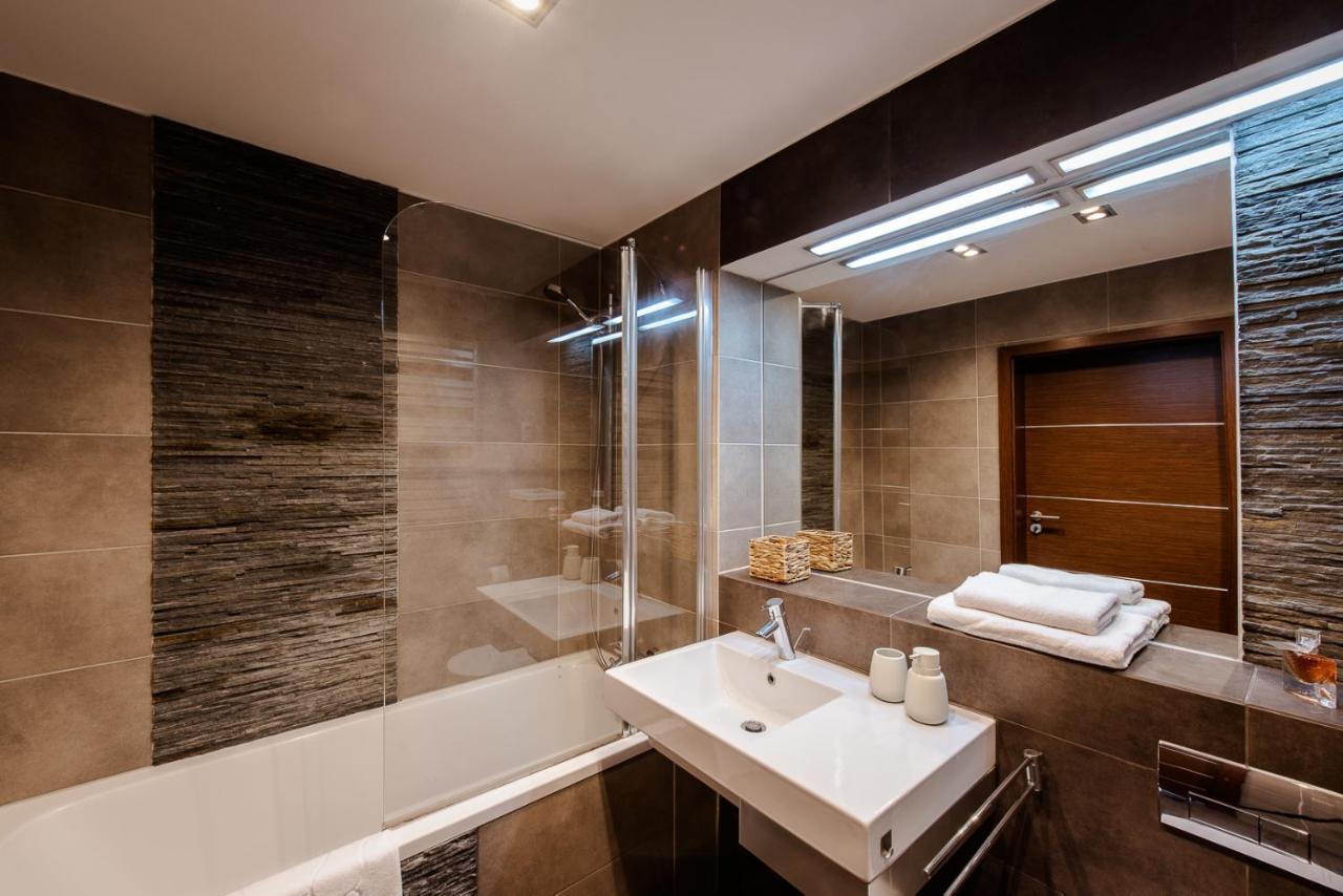 Spacious Apartment Close To Main Station / Galeria Krakowska Exteriör bild